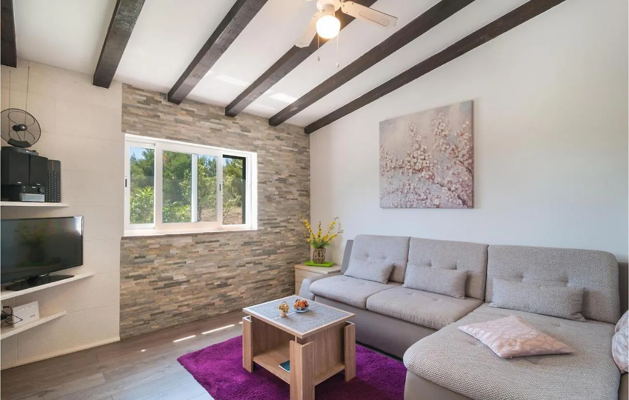 Two-Bedroom Holiday Home In Plano Kroatien