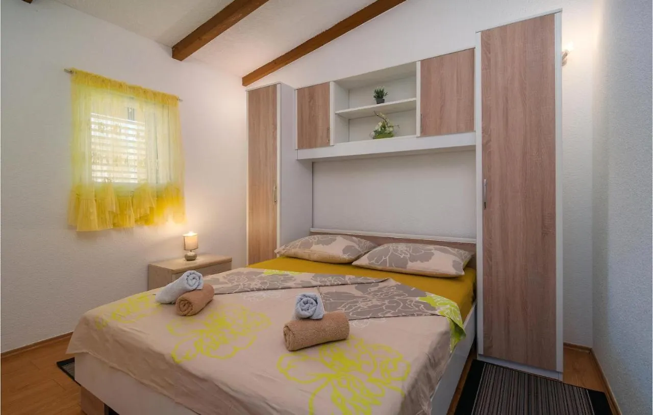 Two-Bedroom Holiday Home In Plano 0*,  Kroatien